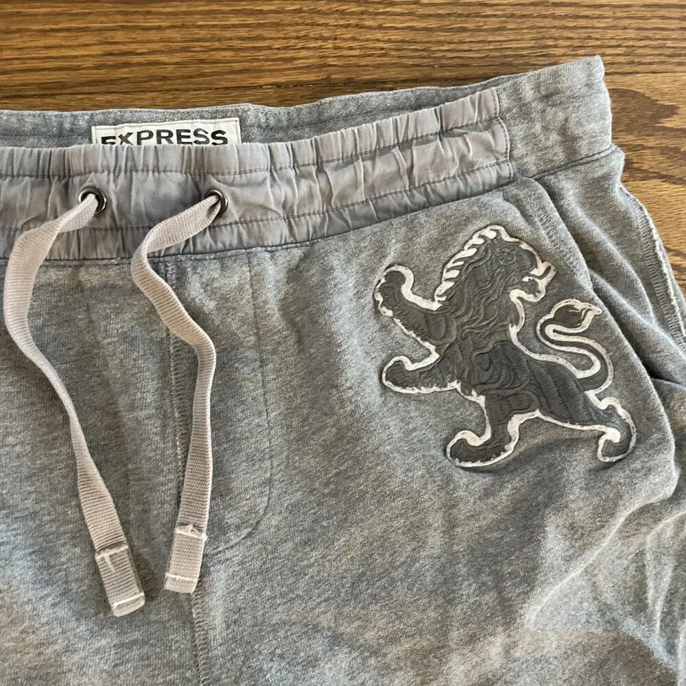Y2K Express Men’s Shorts Size Medium Lion Embroidered Gray Cotton Cut Off Sweats